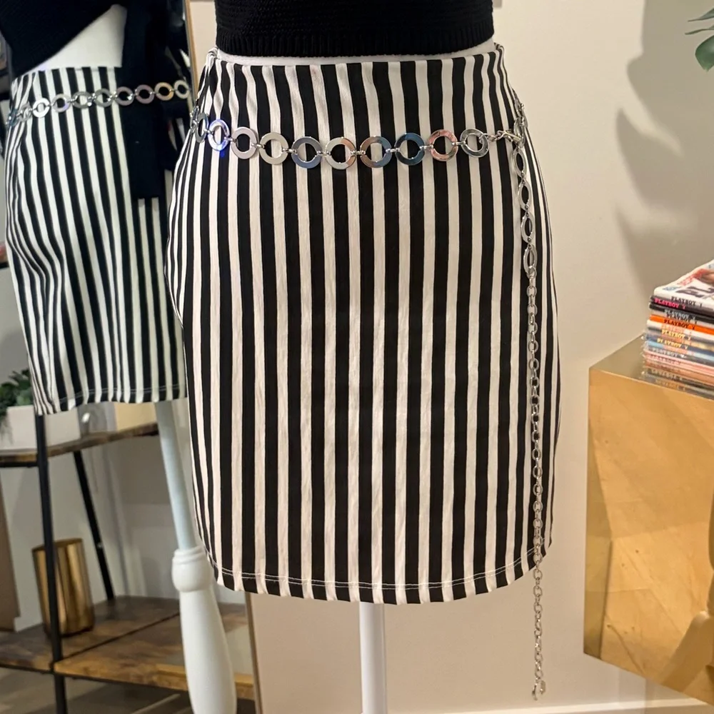 H&M Divided 60’s Inspired Vintage Circle Chain Belt 36-49 inch long